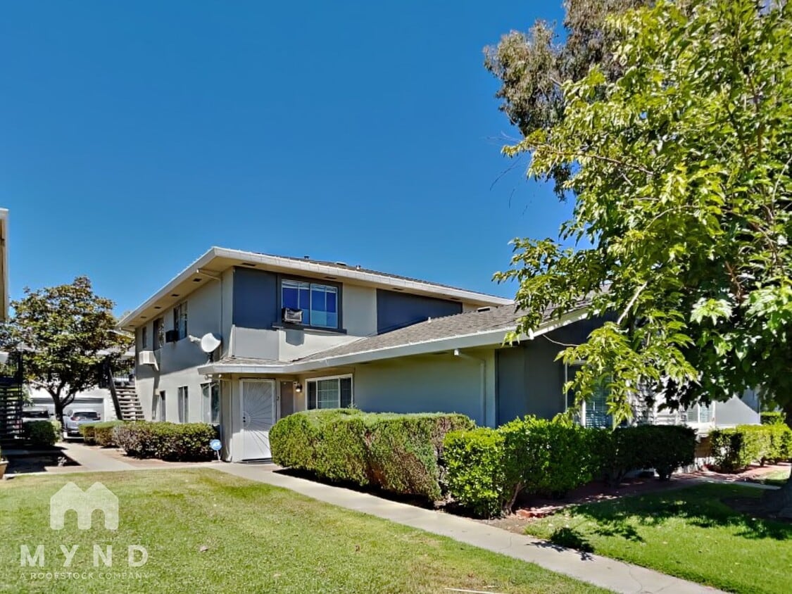 Primary Photo - 5515 Spinnaker Dr