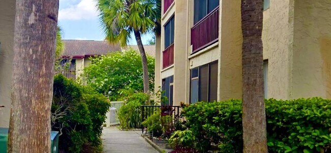 Foto del edificio - 8605 Huron Ct