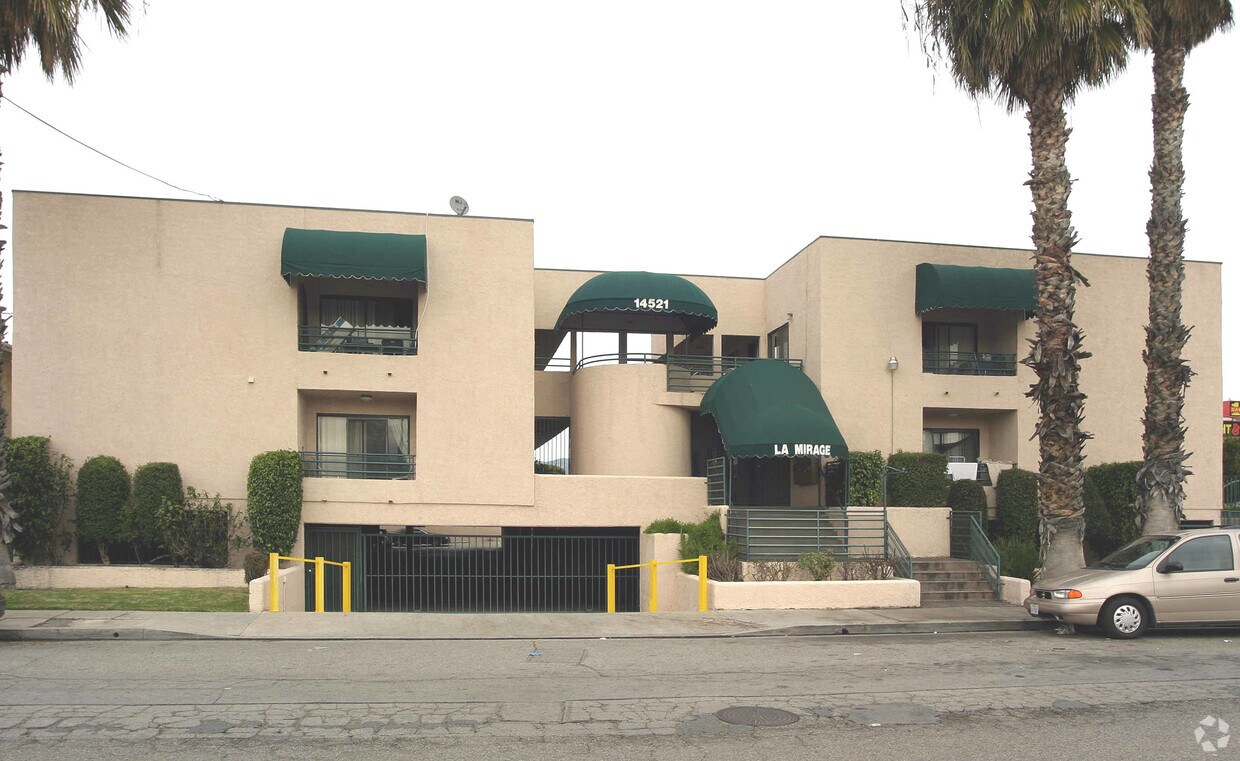 Foto del edificio - 14521 Hartland St