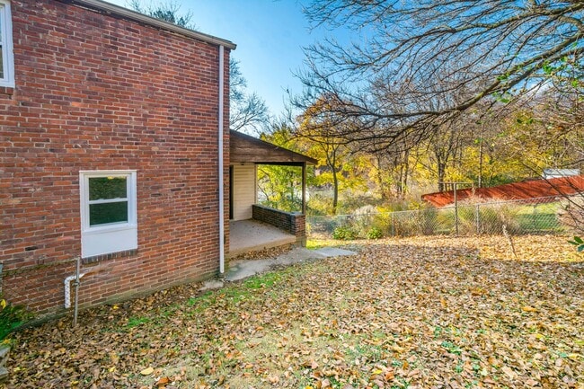 Photo - AVAILABLE JULY 1ST! ABSOLUTELY GORGEOUS & RENOVATED 2 bedroom in CASTLE SHANNON! Townhome