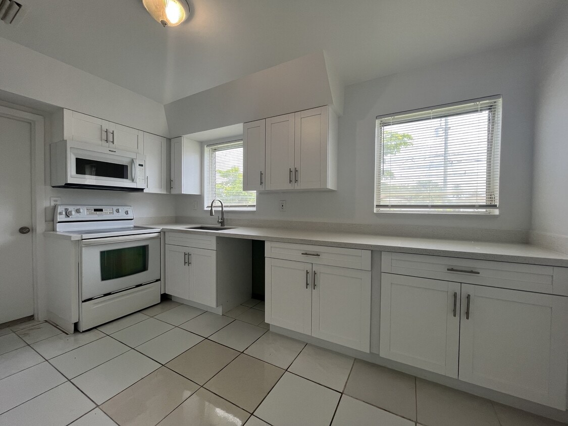 Primary Photo - 3620 NW 35th Ave