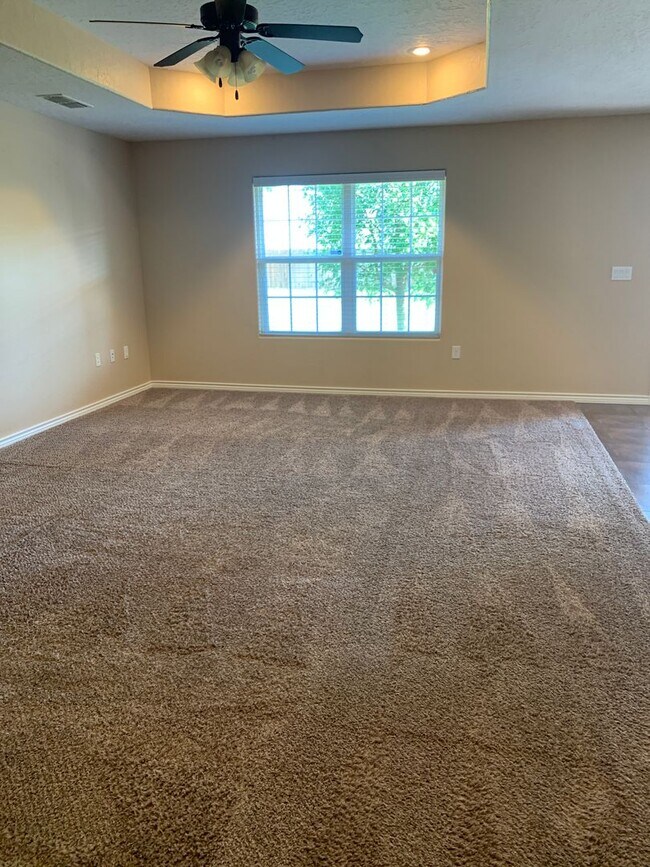 Foto del edificio - 2336 Flagstone Dr