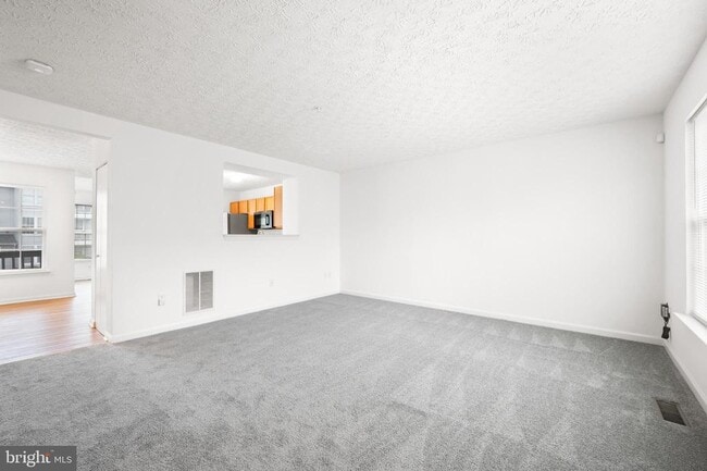 Building Photo - 14 Gemstone Ct