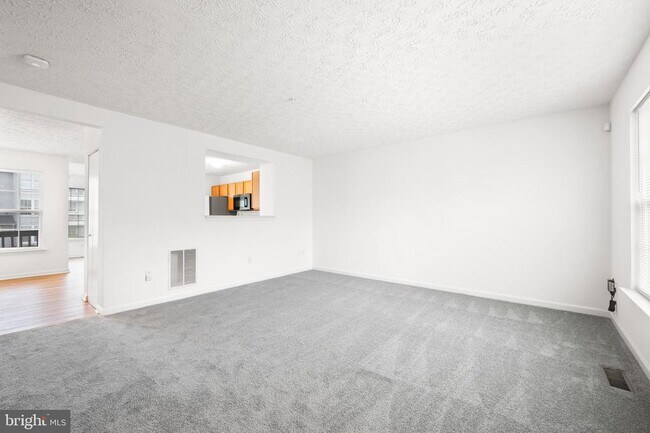 Foto del edificio - 14 Gemstone Ct