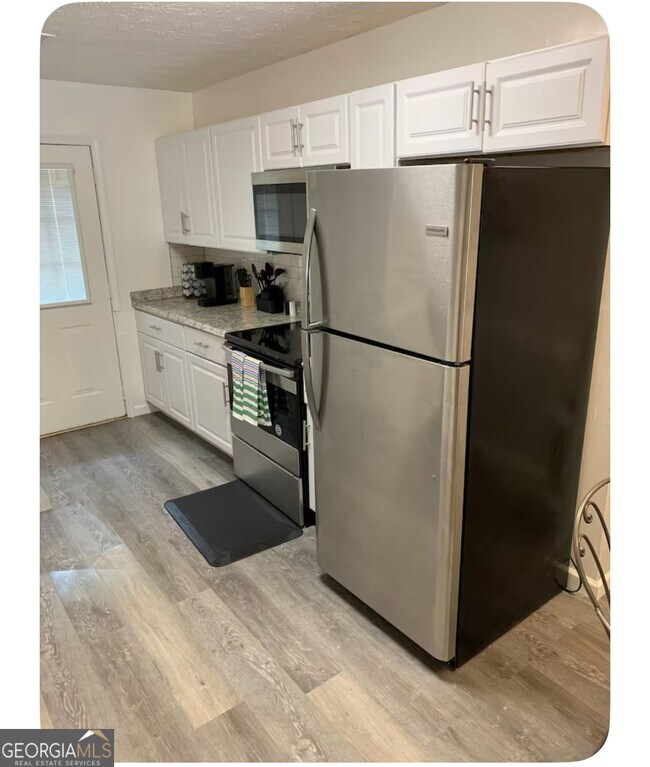 Foto del edificio - 856 Five Forks Trickum Rd SW