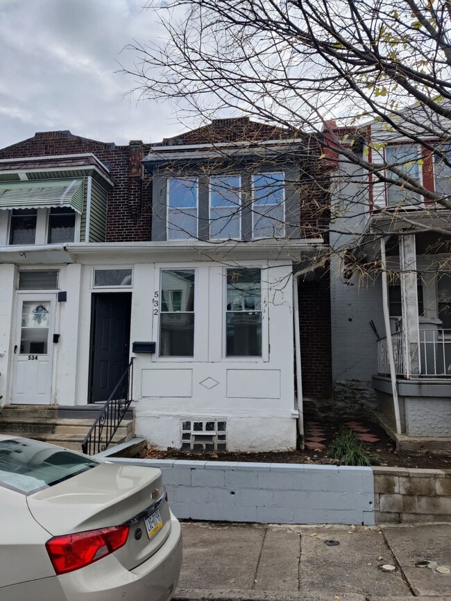 Photo - 532 E Mayland St House