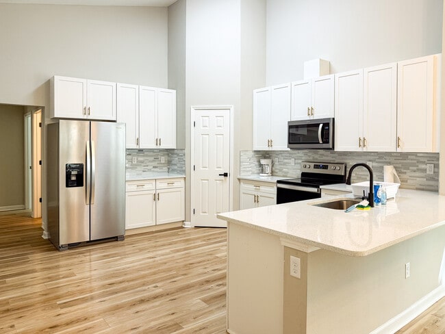 Building Photo - 515 Old Spanish Trail