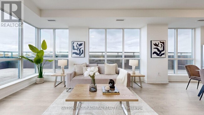 Photo du bâtiment - 7608 Yonge St