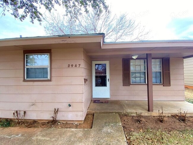 Building Photo - 2947 McGaha Ave