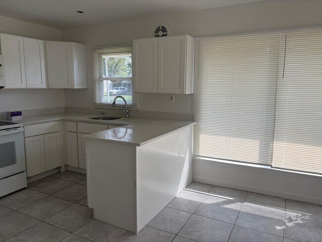 Foto del edificio - 55 Bloomfield Ln