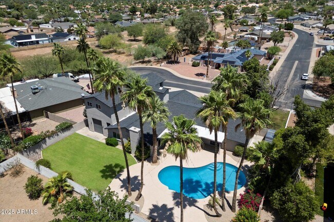 Foto del edificio - 5751 E Ludlow Dr