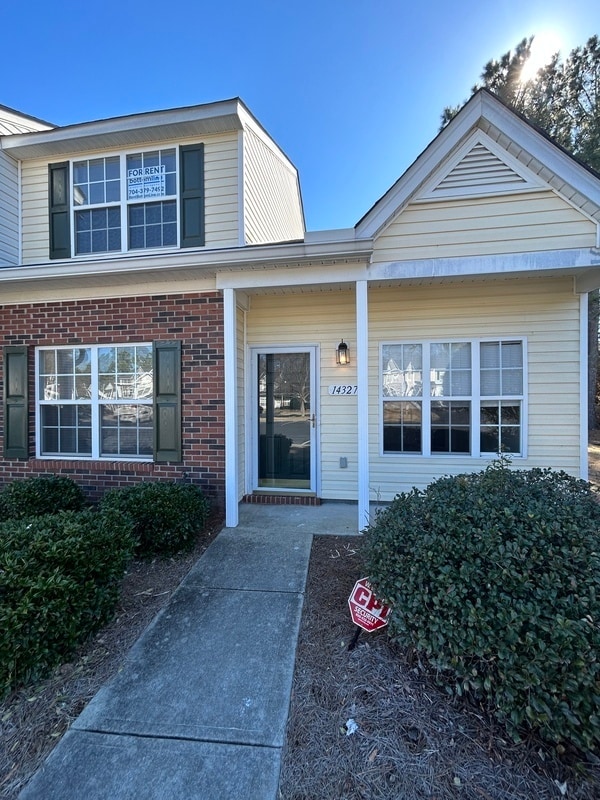 14327 Tranters Creek Ln, Charlotte, NC 28273 Townhome Rentals in