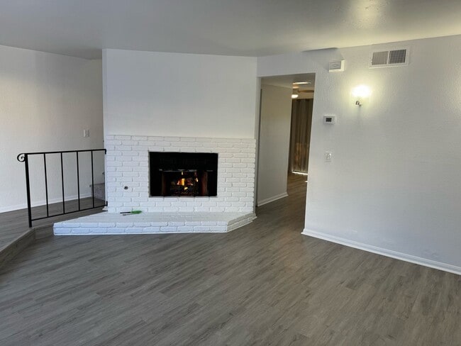 Foto del edificio - UPDATED 3BR/1.5BA CONDO in ALPINE availabl...