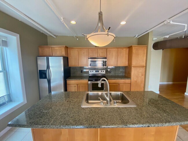 Foto del edificio - Price Drop - Beautiful Condo Downtown Spokane