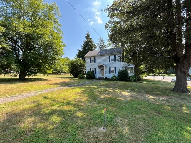 Building Photo - 644 Amity Rd