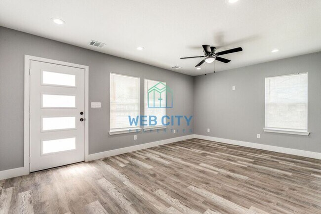 Foto del edificio - 3207 Mallory Dr