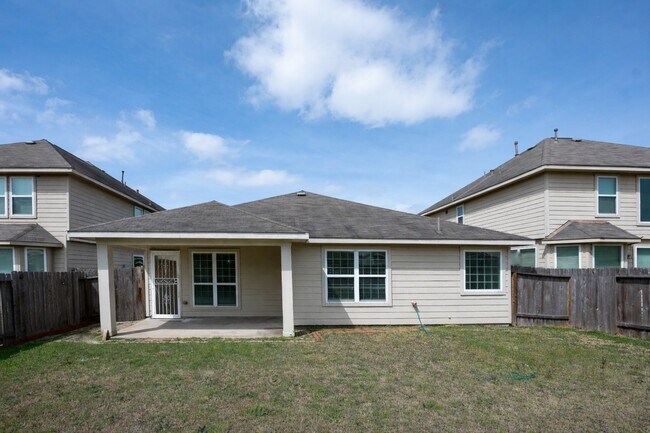 Foto del edificio - 3435 Yasmine Ranch Dr