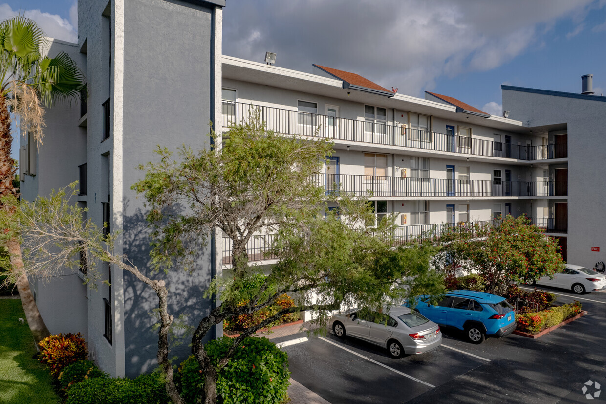 Building Photo - Deauville Village Condominiums