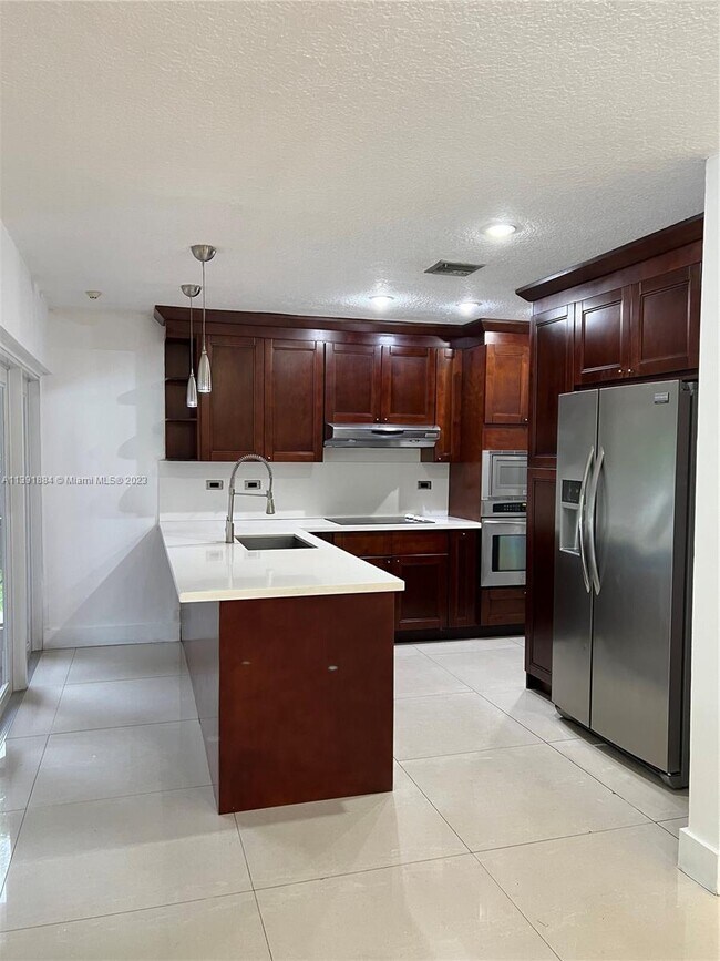 Foto del edificio - 9950 SW 11th Terrace