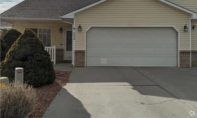Building Photo - 663 Laredo Ct