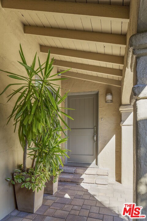 Foto del edificio - 735 Westmount Dr