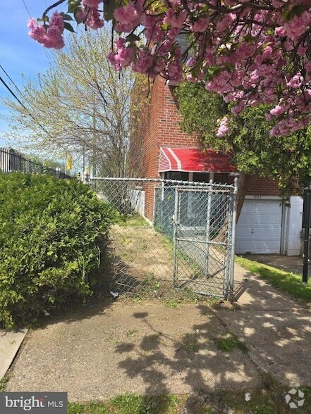 Building Photo - 4729 Melon St