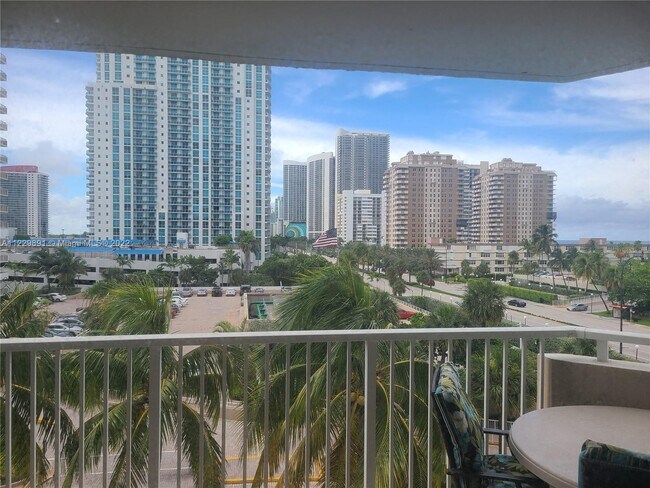 Foto del edificio - 1985 S Ocean Dr