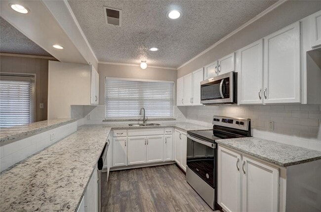 Building Photo - 757 Aspen Ct
