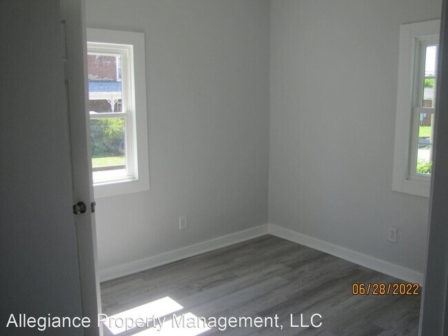 Building Photo - 2 br, 1 bath House - 1 Ross Ct.