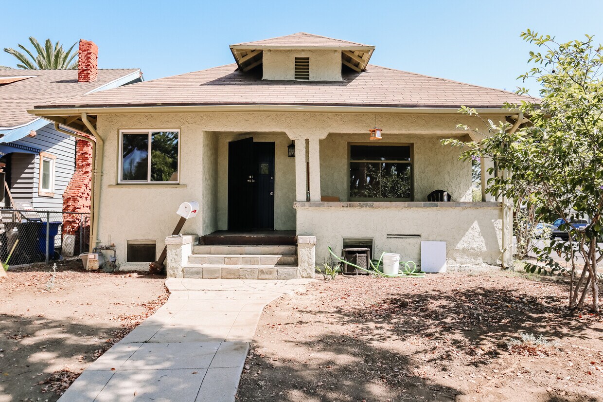 Primary Photo - 5687 Hub St