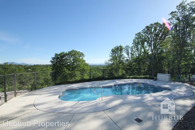 Building Photo - 10549 Cheshire Way
