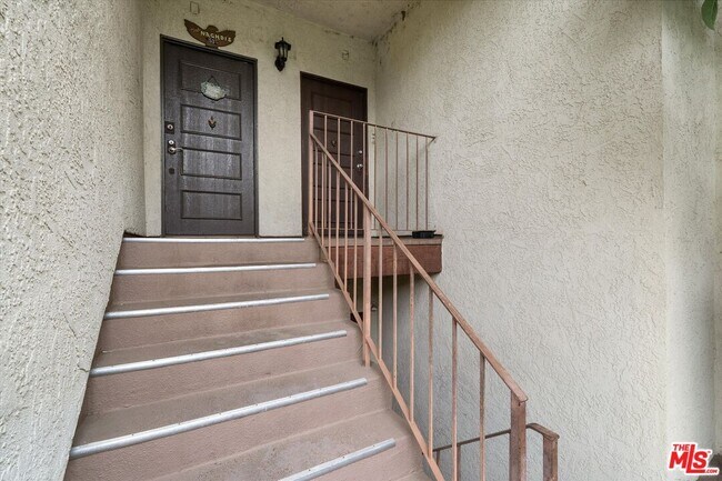 Foto del edificio - 5534 Sylmar Ave
