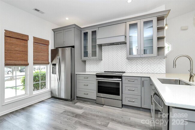 Foto del edificio - 5325 Silabert Ave