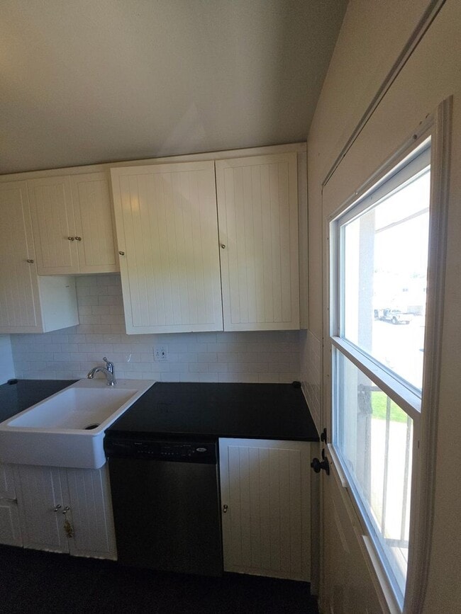 Building Photo - 3564 Sapphire Dr