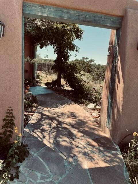 Foto del edificio - 27 Tunnel Springs Rd