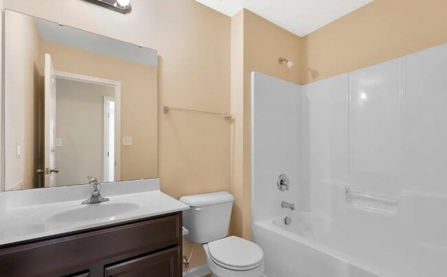 Building Photo - 1732 Great Bend Dr