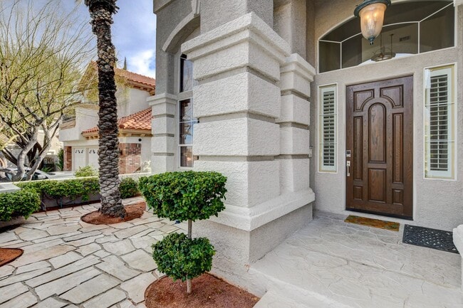 Foto del edificio - Guard-Gated Golf Course Living on the 14th Green!