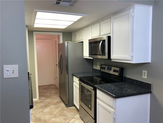 Foto del edificio - 512 Eberhart Ln