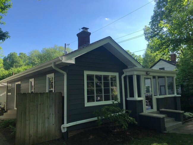 Building Photo - 921 Northview Ave
