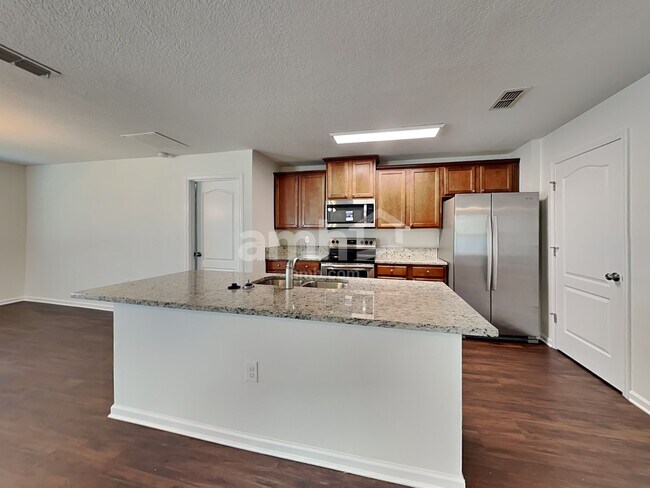 Foto del edificio - 2066 Tyson Lake Dr