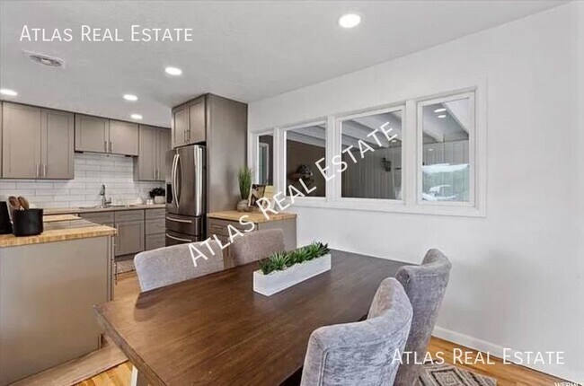 Foto del edificio - Gorgeous 3bd/1bth Renovated Home In Cotton...