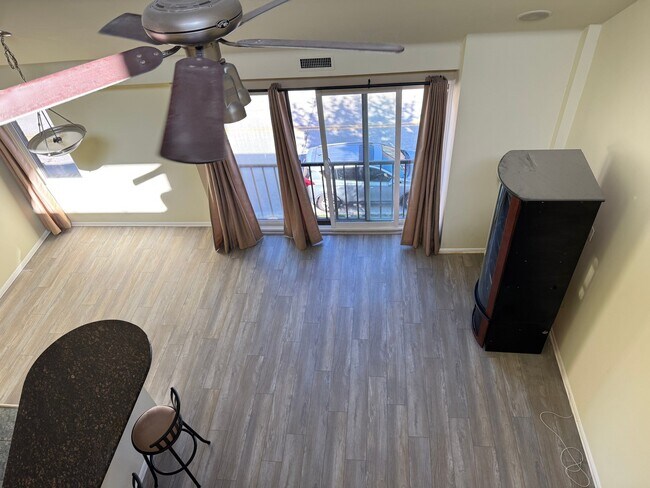 Sala de estar - 9541 James St