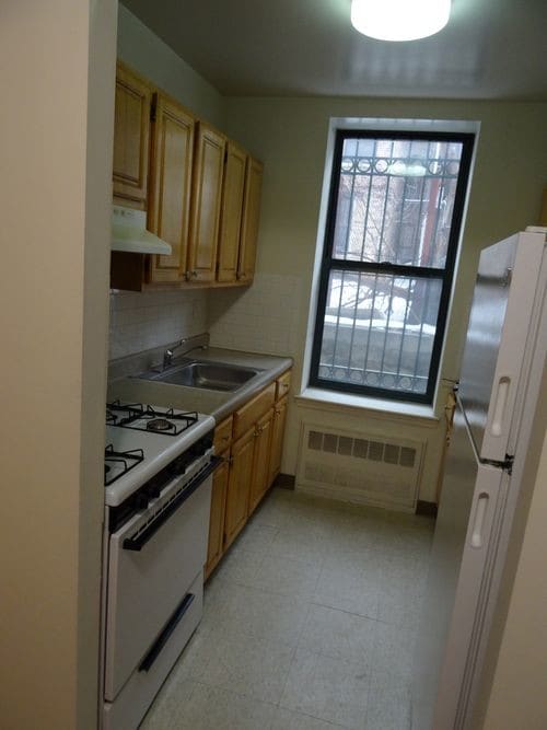 858 Southern Blvd Unit D, Bronx, NY 10459 Room for Rent in Bronx, NY