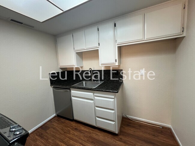 Foto del edificio - 5426 Garfield Ave