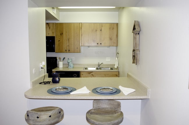 Breakfast Nook facing Kitchen - 4250 S W S W