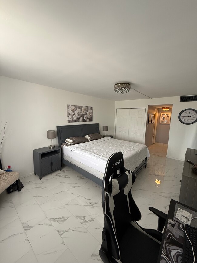 Master bedroom - 250 174th St
