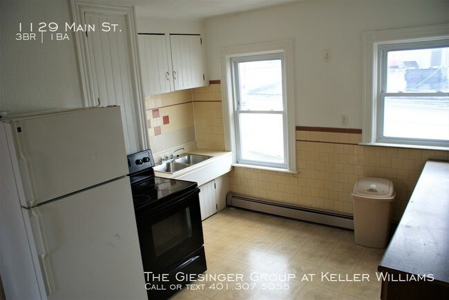 Building Photo - 2nd Floor unit