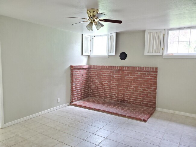 Foto del edificio - One Bedroom Apartment in the Heart of Down...