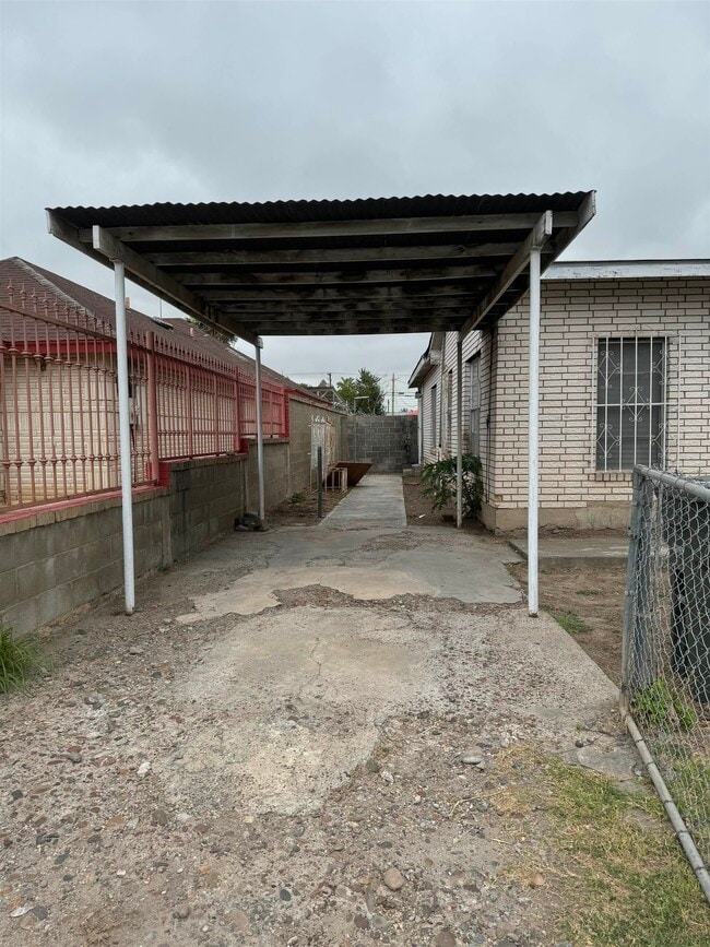 Foto del edificio - 1805 San Agustin Ave