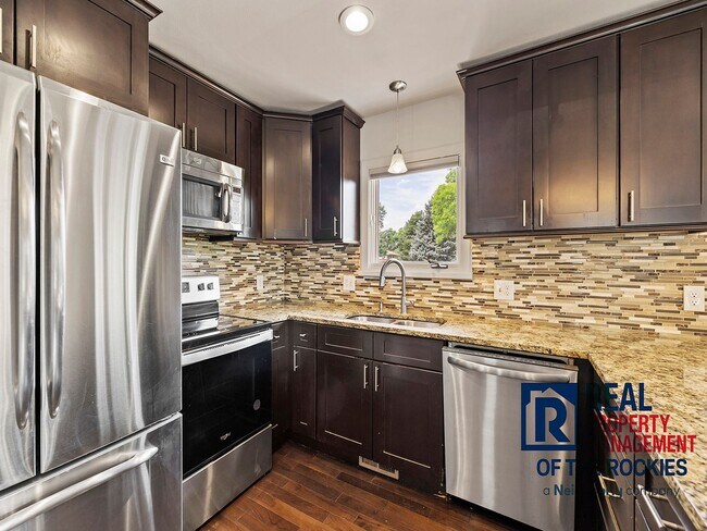 Foto del edificio - Beautiful 4-Bed, 3-Bath Fort Collins Home-...